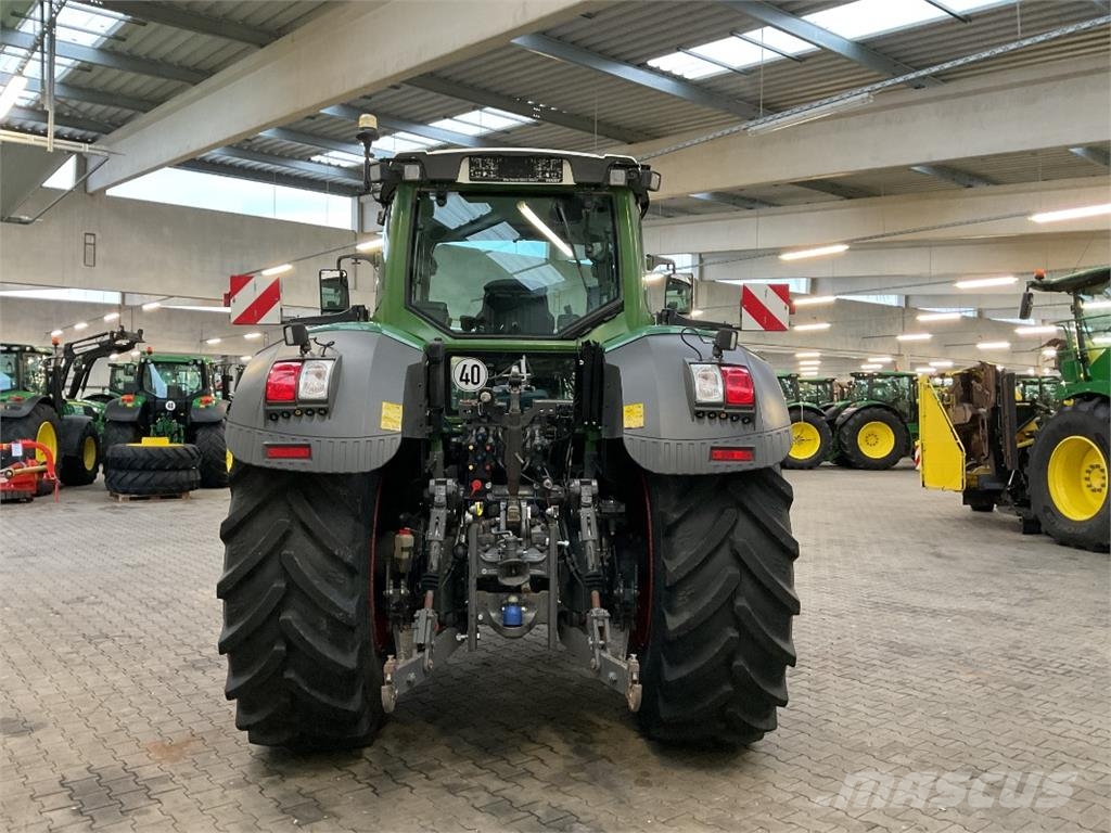 Fendt 826 Vario PowerPlus الجرارات
