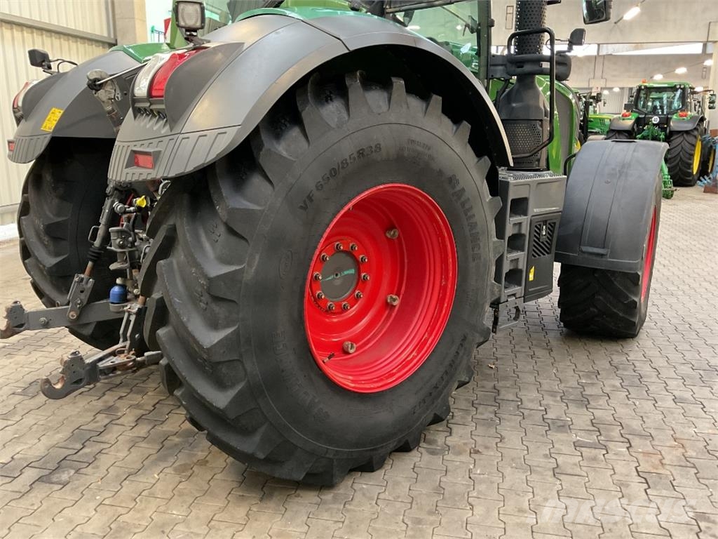 Fendt 826 Vario PowerPlus الجرارات