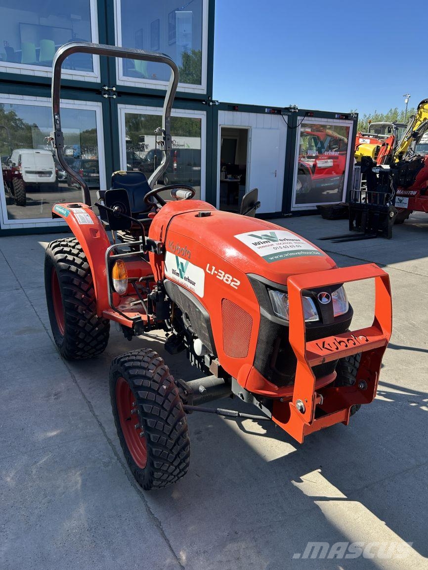 Kubota L1-382 (5283) جرارات مدمجة