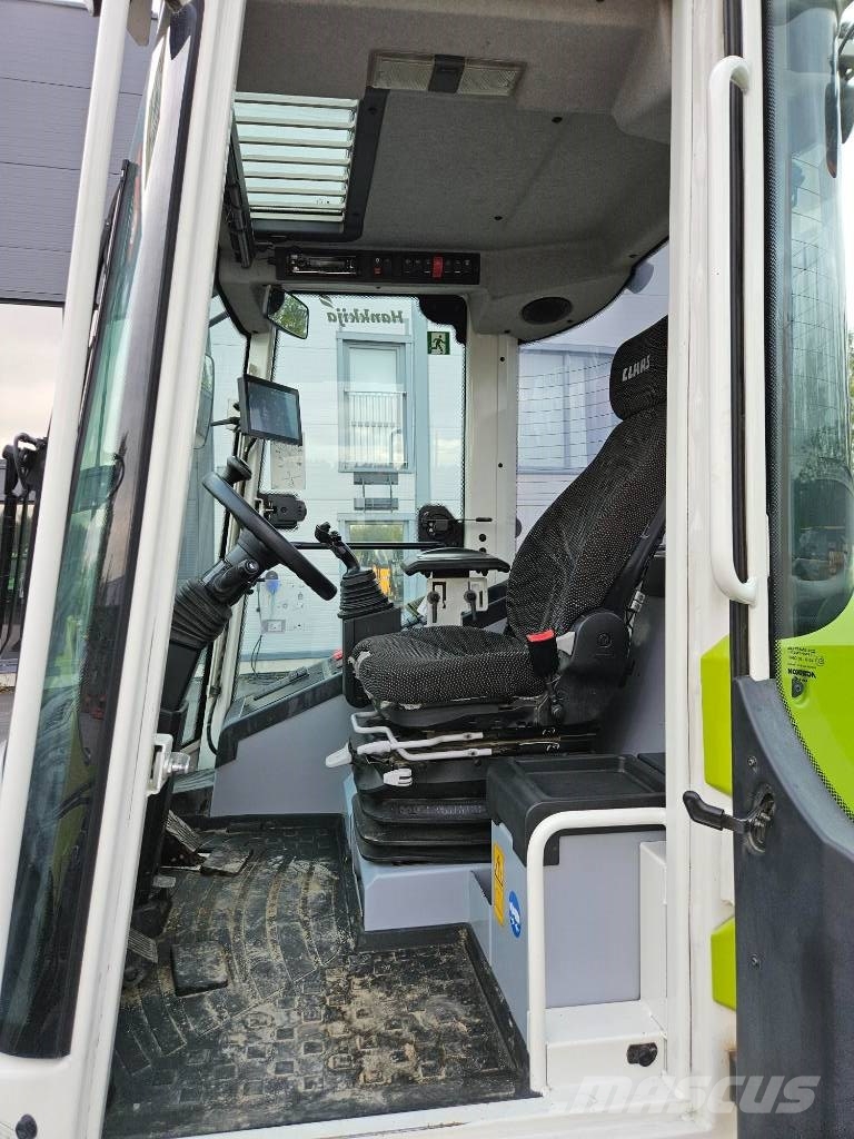 CLAAS 738 Torion Pás carregadoras de rodas