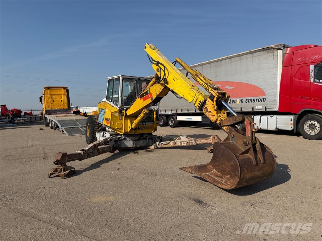Menzi Iný model VIN 448 Pale frontali e scavatori