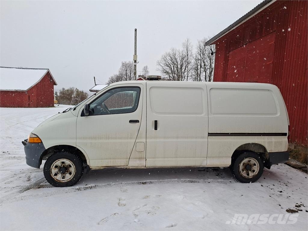Toyota Hiace Lieferwagen