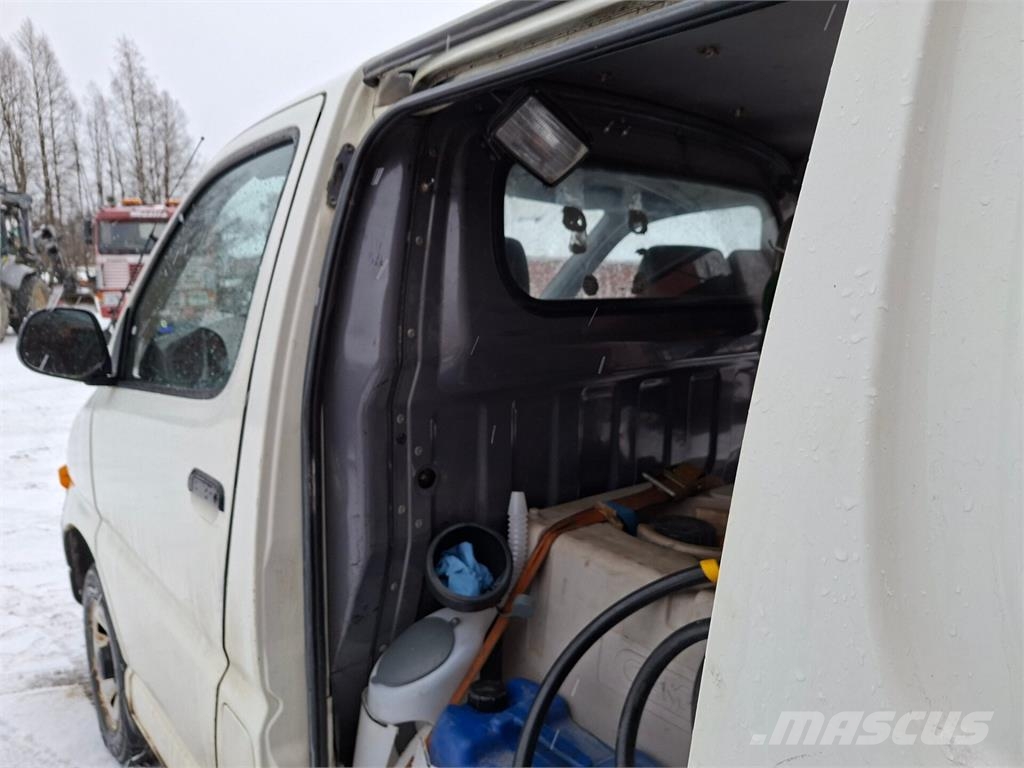 Toyota Hiace Lieferwagen