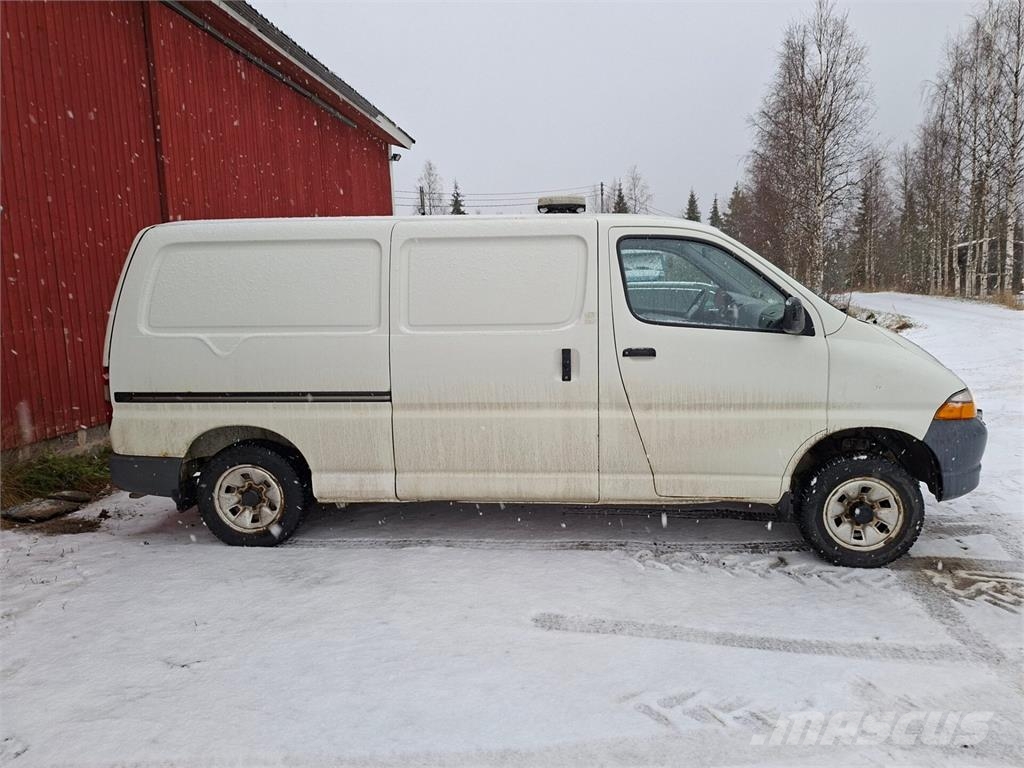 Toyota Hiace Lieferwagen