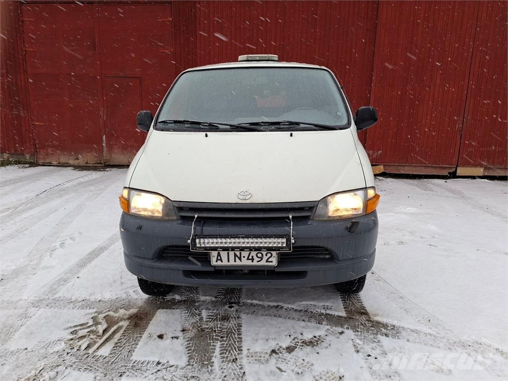 Toyota Hiace Lieferwagen