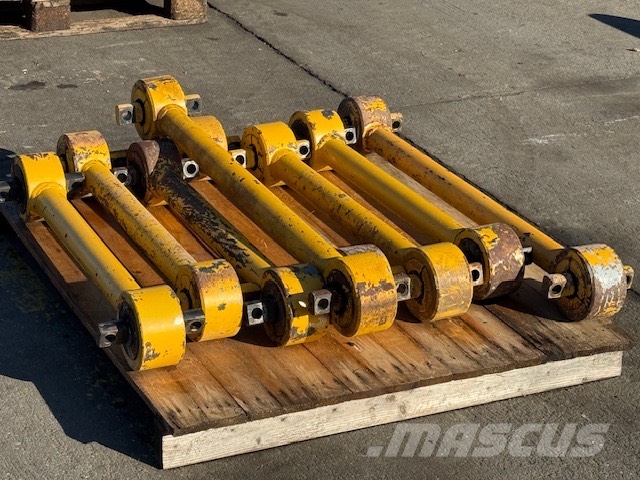 Bell B 40 C Axle torque rod Ašys