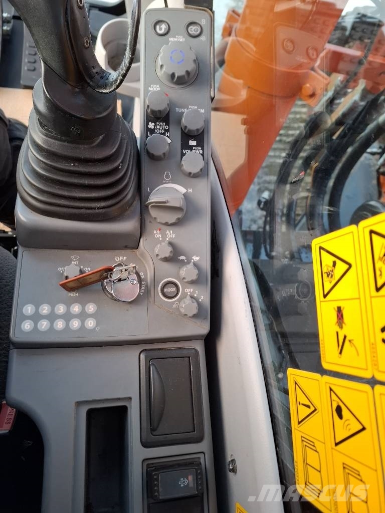 Hitachi ZX 300 LC-6 / Pyörittäjä, Rasvari, Kauha Bageri guseničari