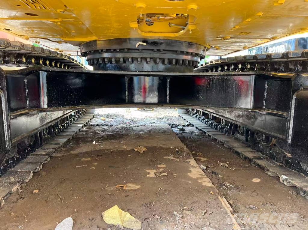 CAT 336 Lánctalpas kotrók
