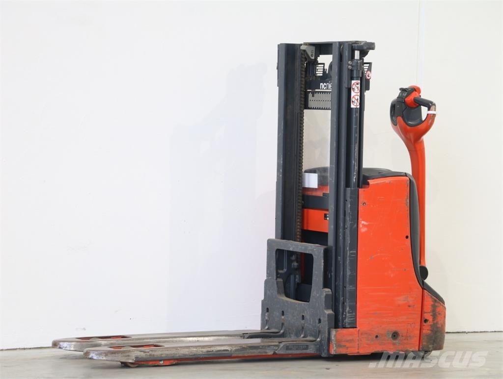 Linde D08/1160-01 معدات التكديس الجوالة