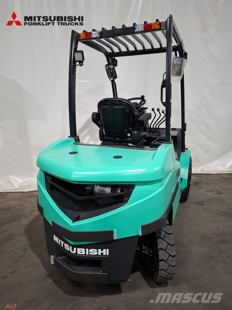 Mitsubishi FD 30 N3 شاحنات الديزل