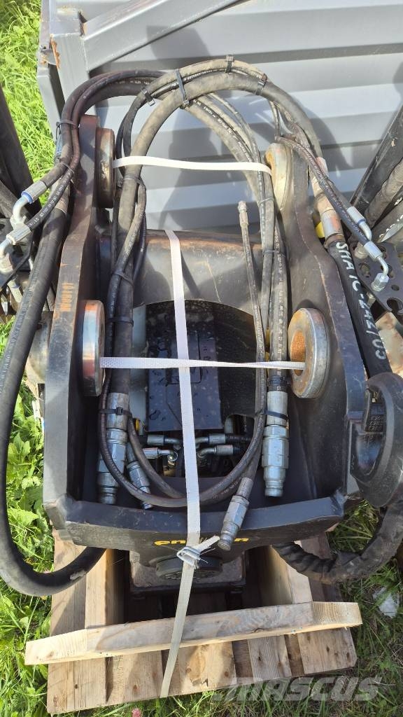Engcon SZYBKOZŁĄCZE HYDRAULICZNE, ROTOTILT, CATERPILLAR Szybkozłącza