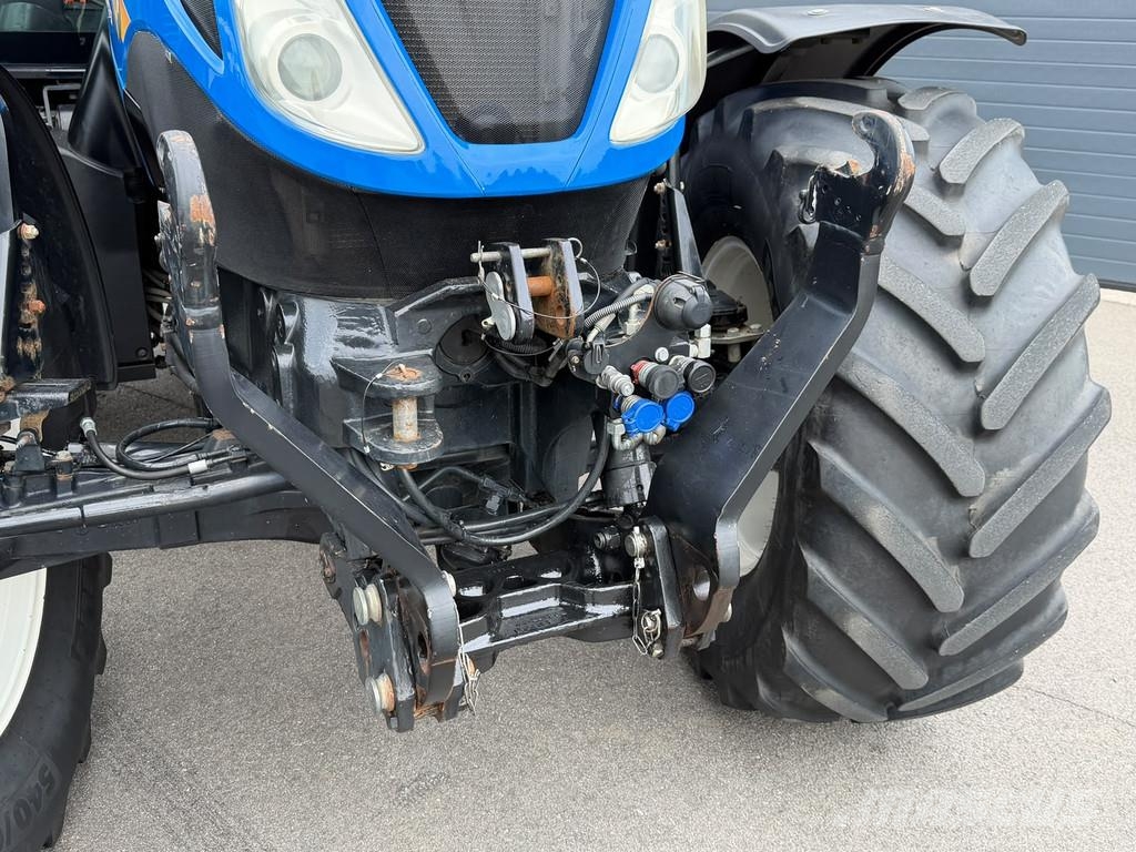 New Holland T6.175 Dynamic command الجرارات