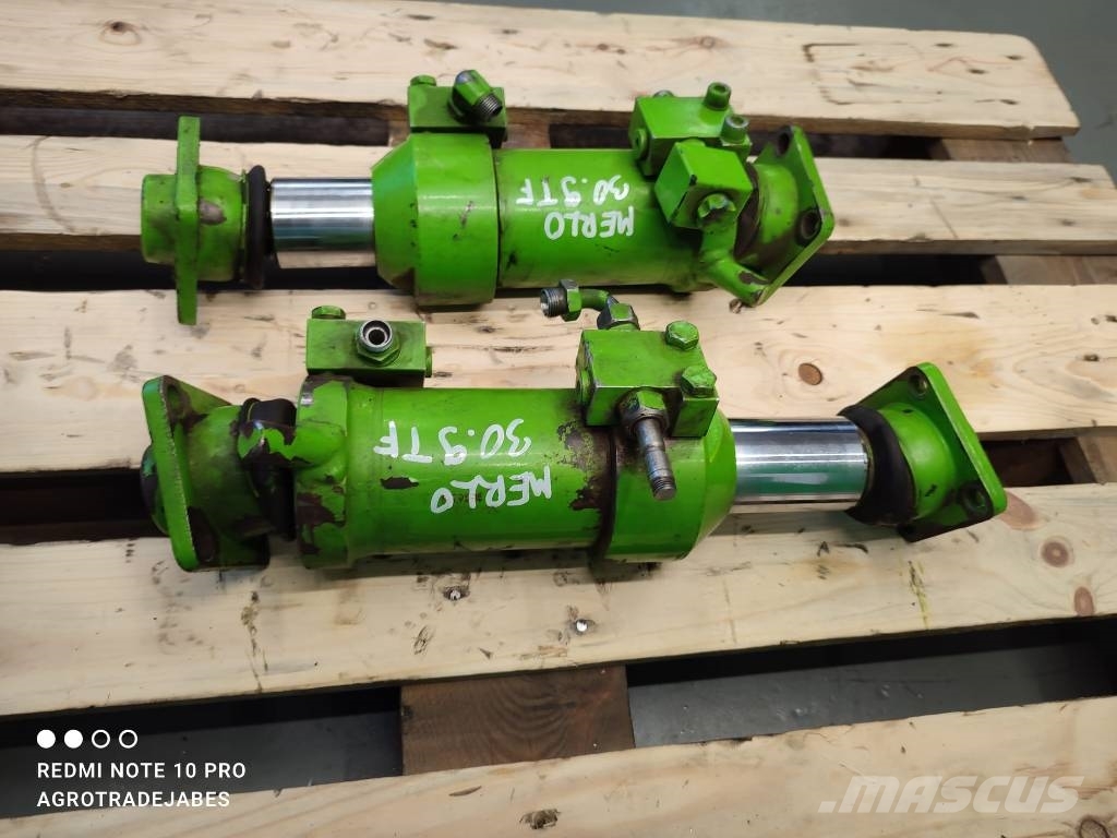 Merlo Hydraulic cylinder for axle stabilization Merlo 30 Hydraulics