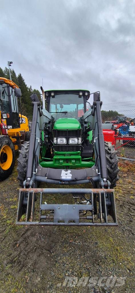 John Deere 5720 الجرارات