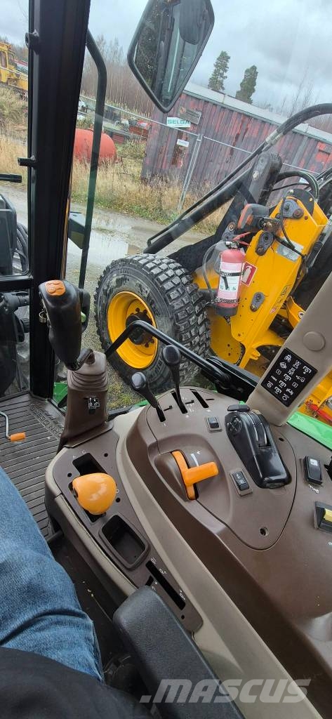 John Deere 5720 الجرارات