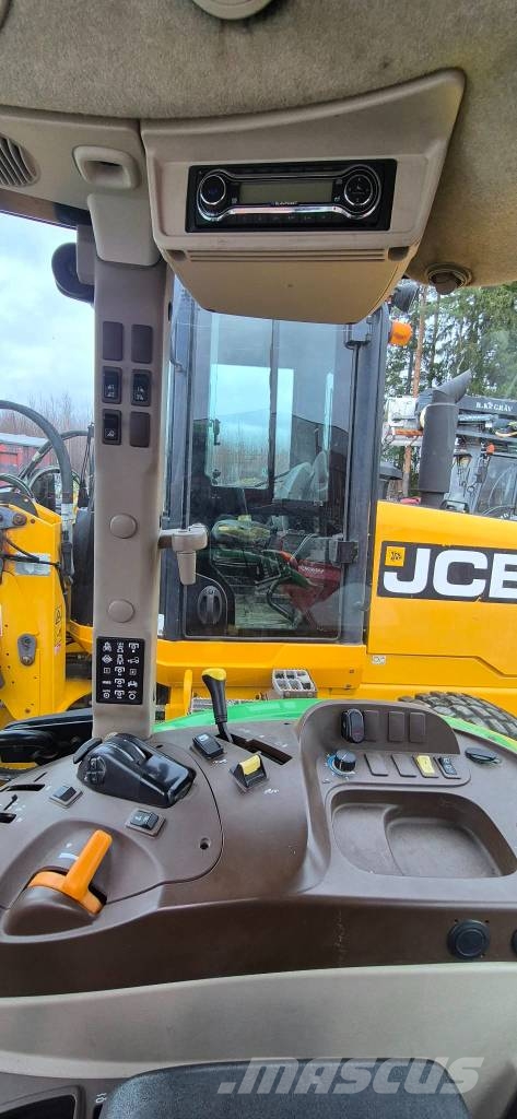 John Deere 5720 الجرارات