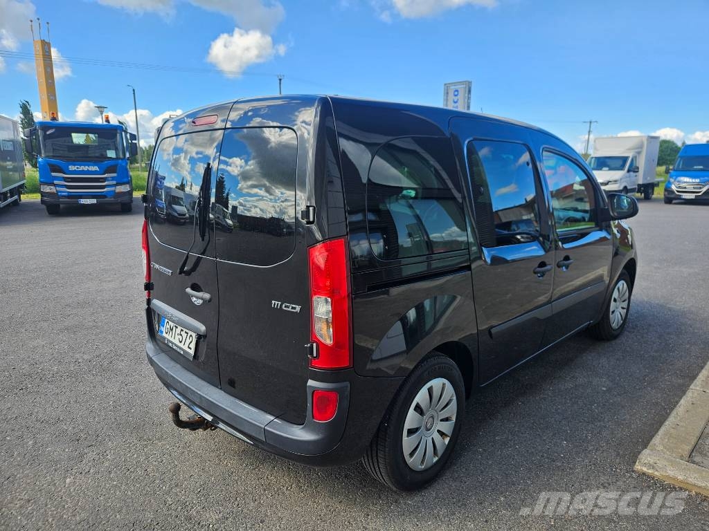 Mercedes-Benz Citan 2+3 kaksikäyttöauto شاحنة مقفلة