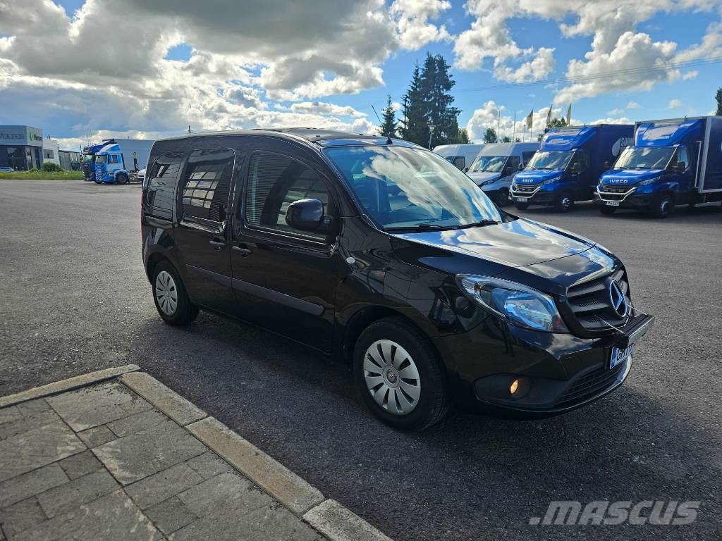 Mercedes-Benz Citan 2+3 kaksikäyttöauto شاحنة مقفلة