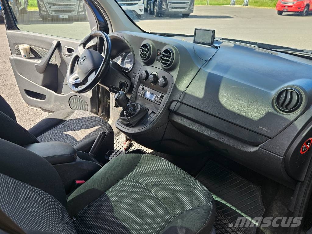 Mercedes-Benz Citan 2+3 kaksikäyttöauto شاحنة مقفلة