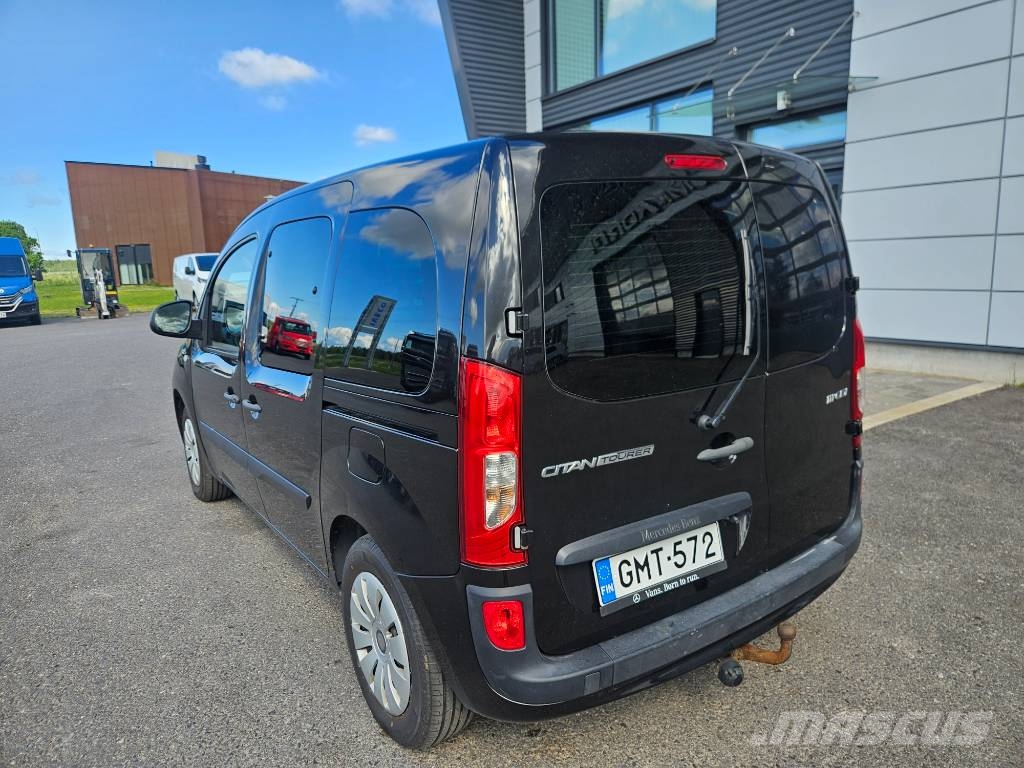 Mercedes-Benz Citan 2+3 kaksikäyttöauto شاحنة مقفلة