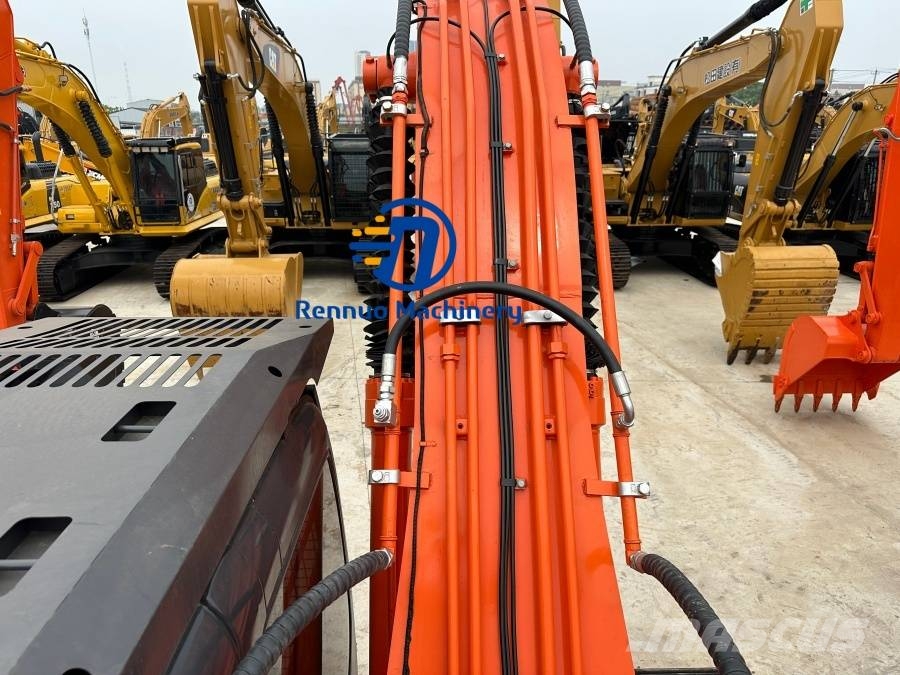 Hitachi 240 履带挖掘机