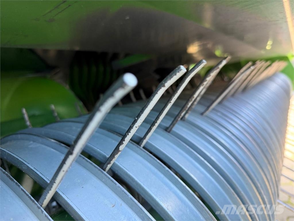 Krone Big Pack 1270 XC Multiballe Küp balya makinalari
