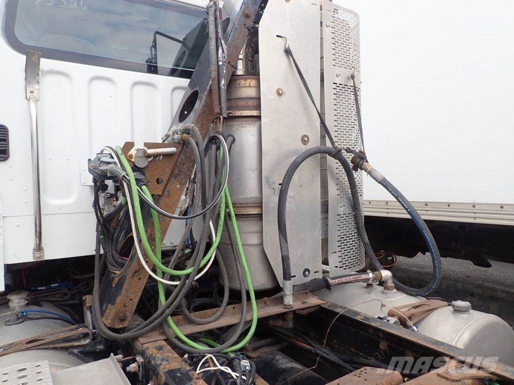 Freightliner M2 112 Тягачі