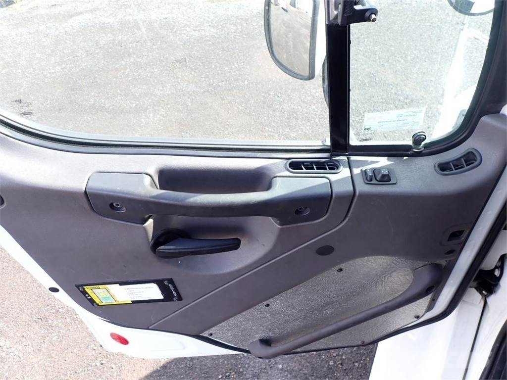 Freightliner M2106 Tractor Units