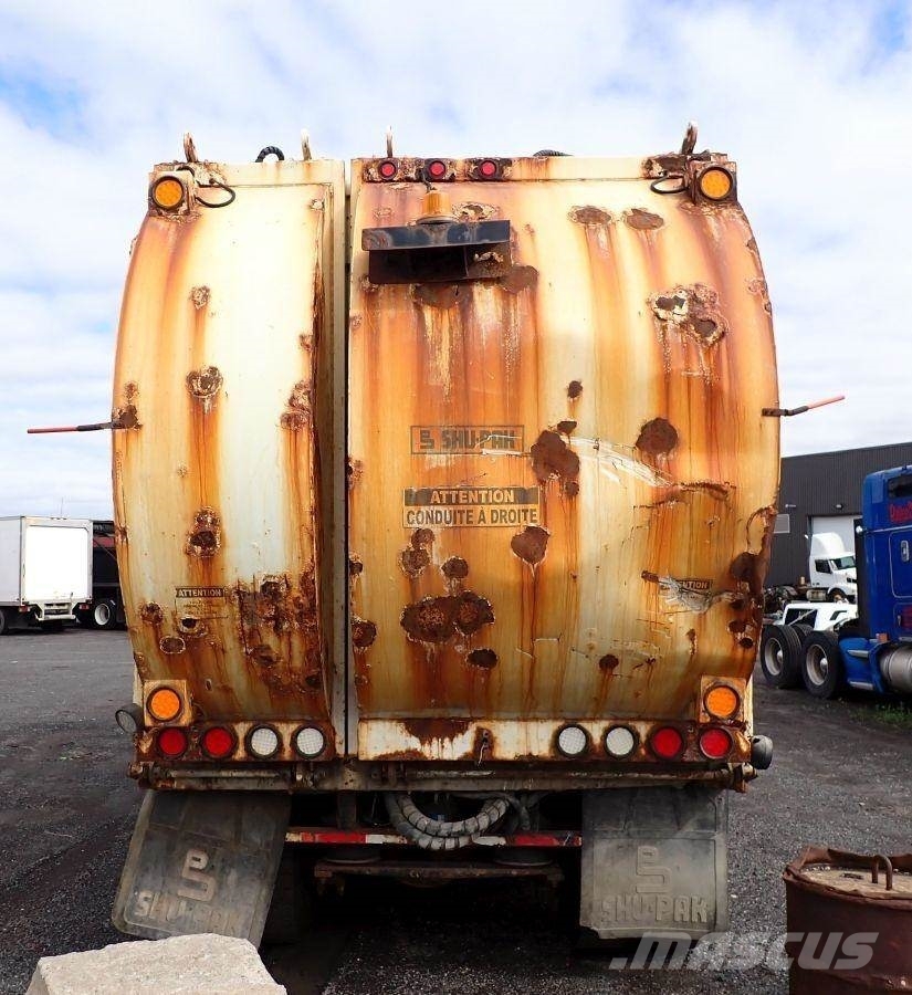Freightliner M2106 Сміттєвози