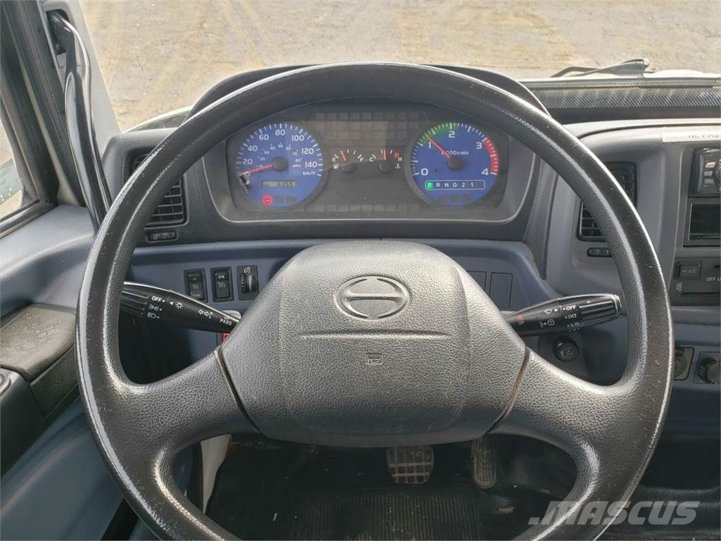 Hino 165 Camiones grúa