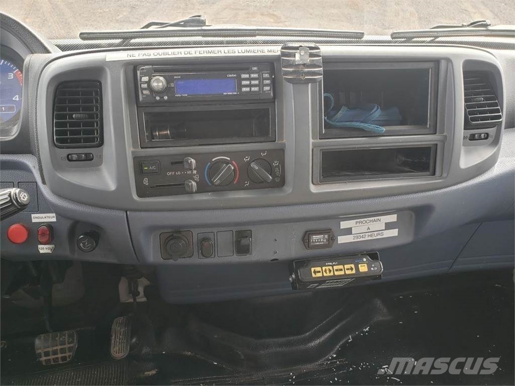 Hino 165 Camiones grúa