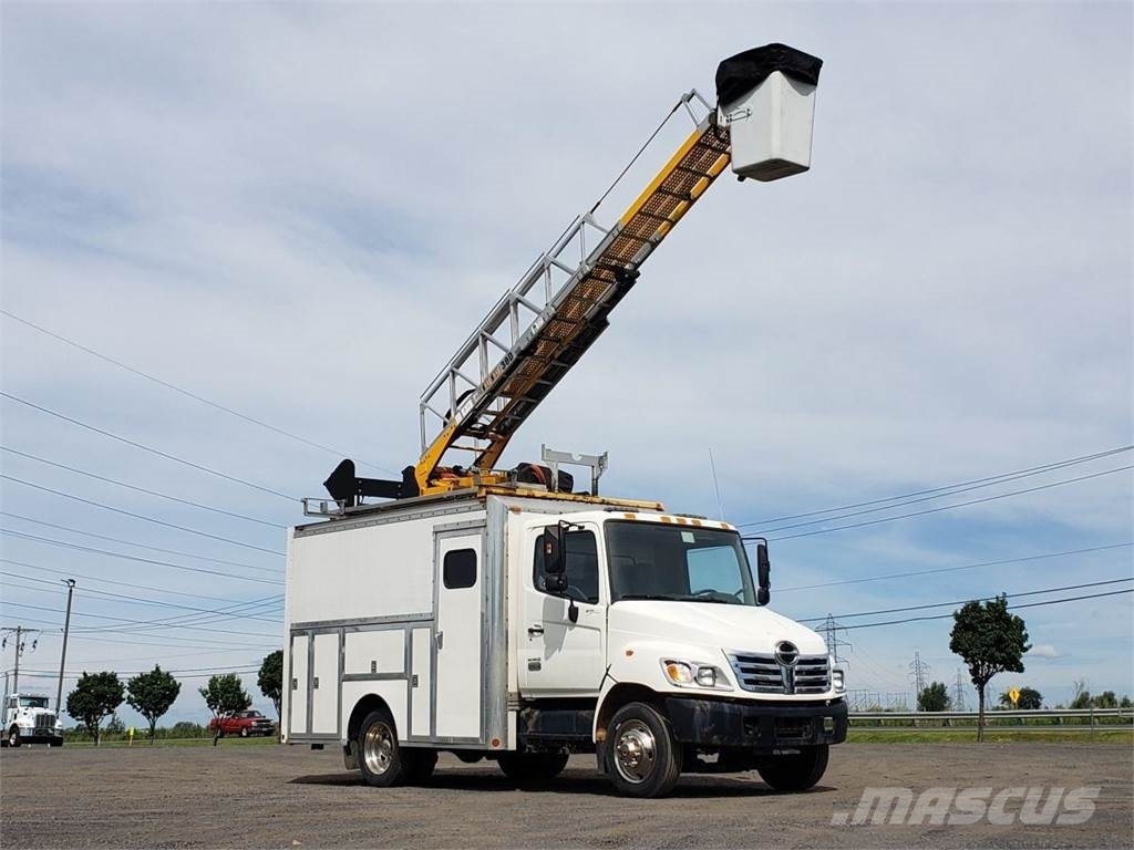 Hino 165 Camiones grúa