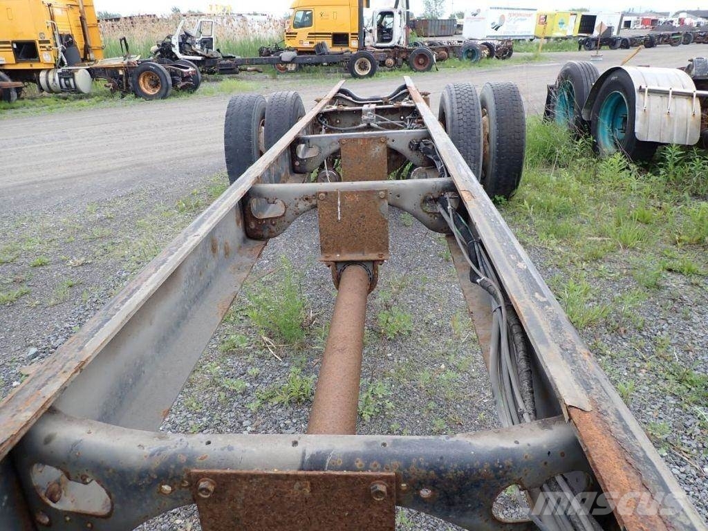 International 4300 Skříňová nástavba