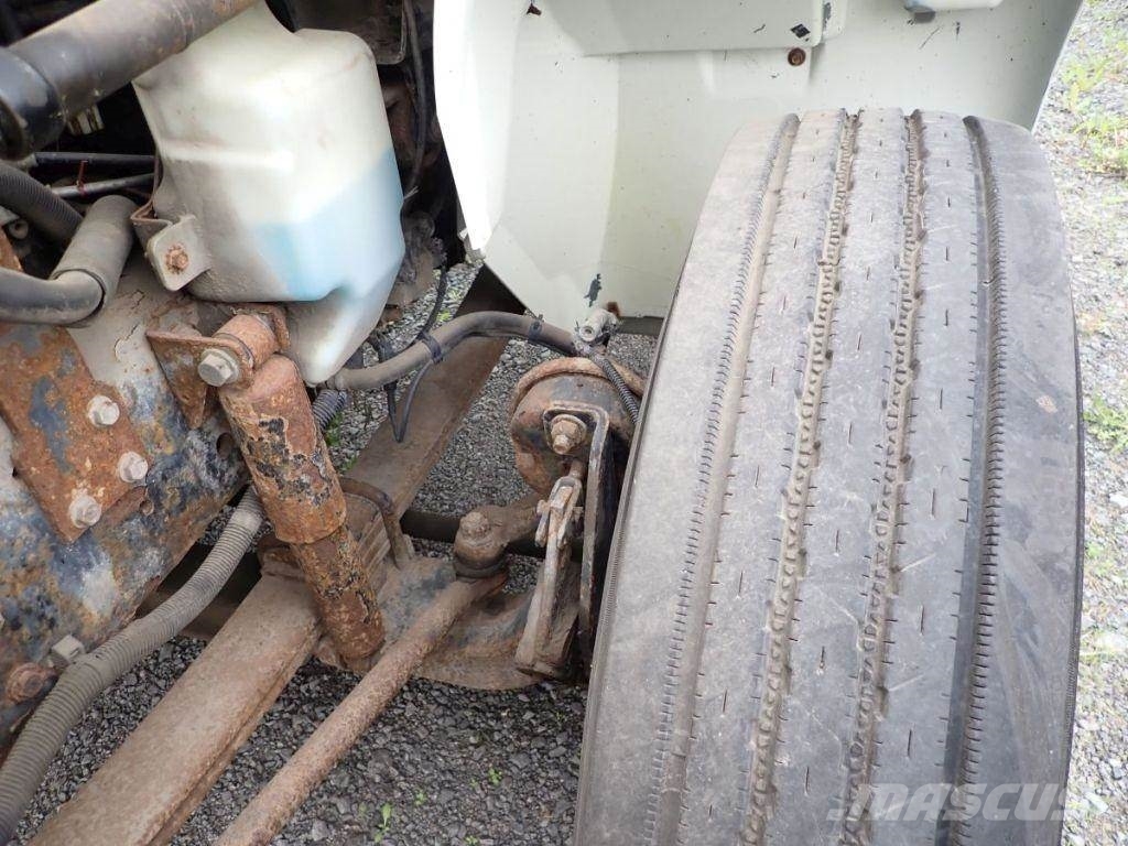 International 4300 Skříňová nástavba