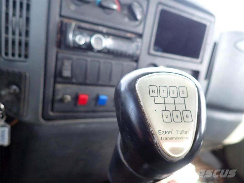 International 4300 기타 트럭