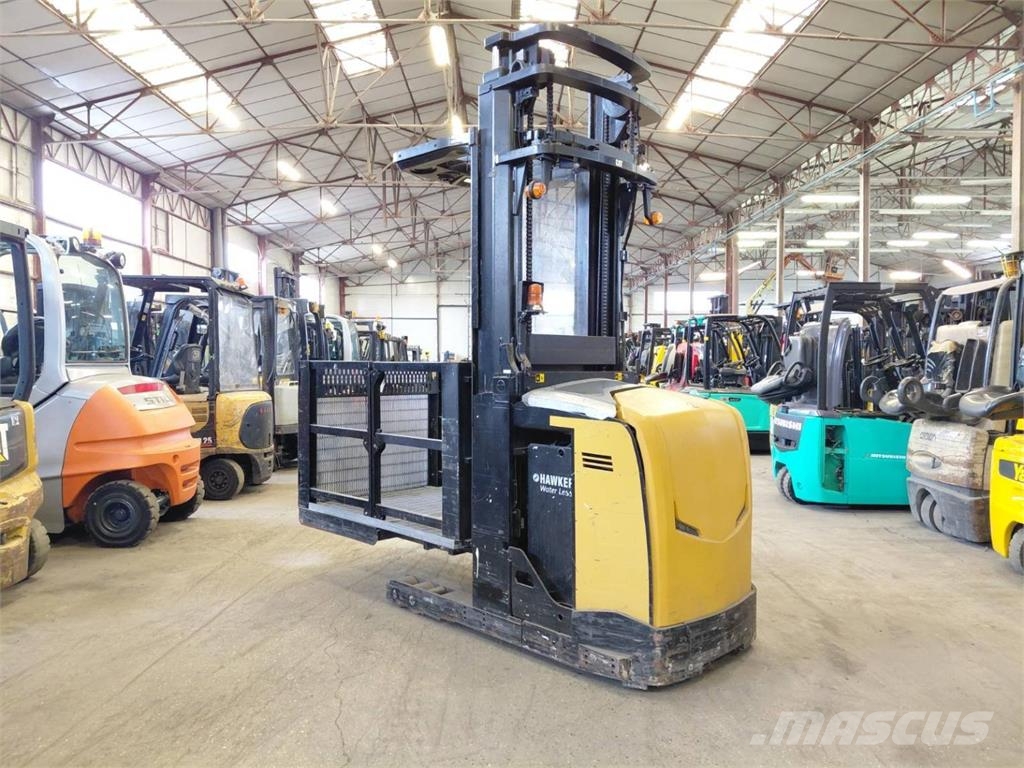 CAT NOH10N Medium lift order picker