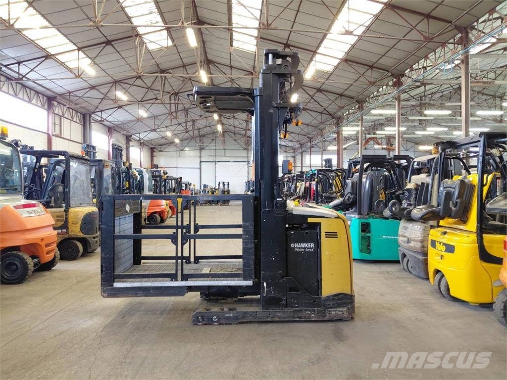 CAT NOH10N Medium lift order picker