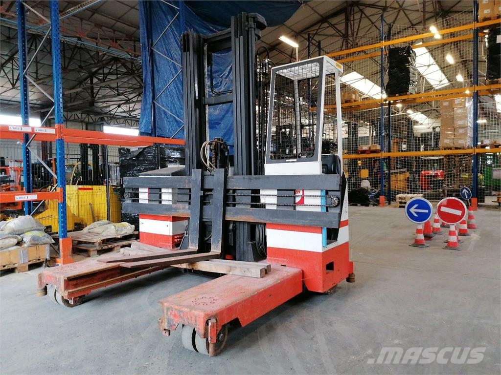 Combilift ESA30 Seitenstapler