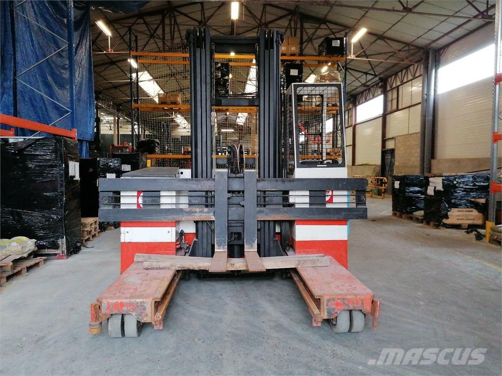 Combilift ESA30 Seitenstapler