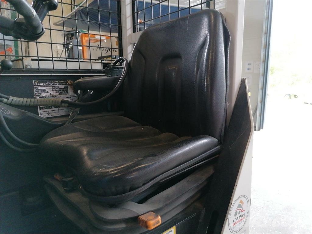 Combilift ESA30 Seitenstapler