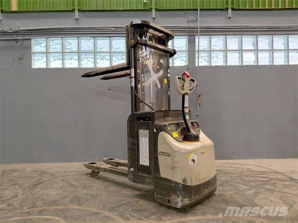 Crown ESI4000-12 Pedestrian stacker