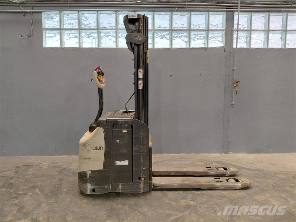 Crown ESI4000-12 Pedestrian stacker