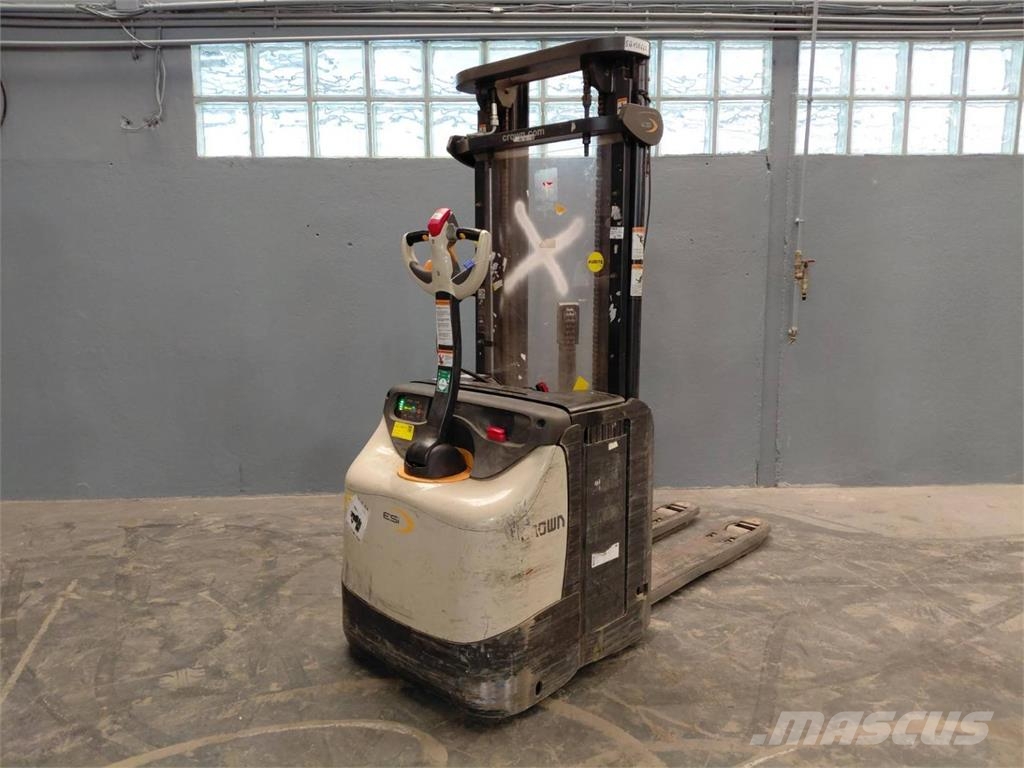 Crown ESI4000-12 Pedestrian stacker