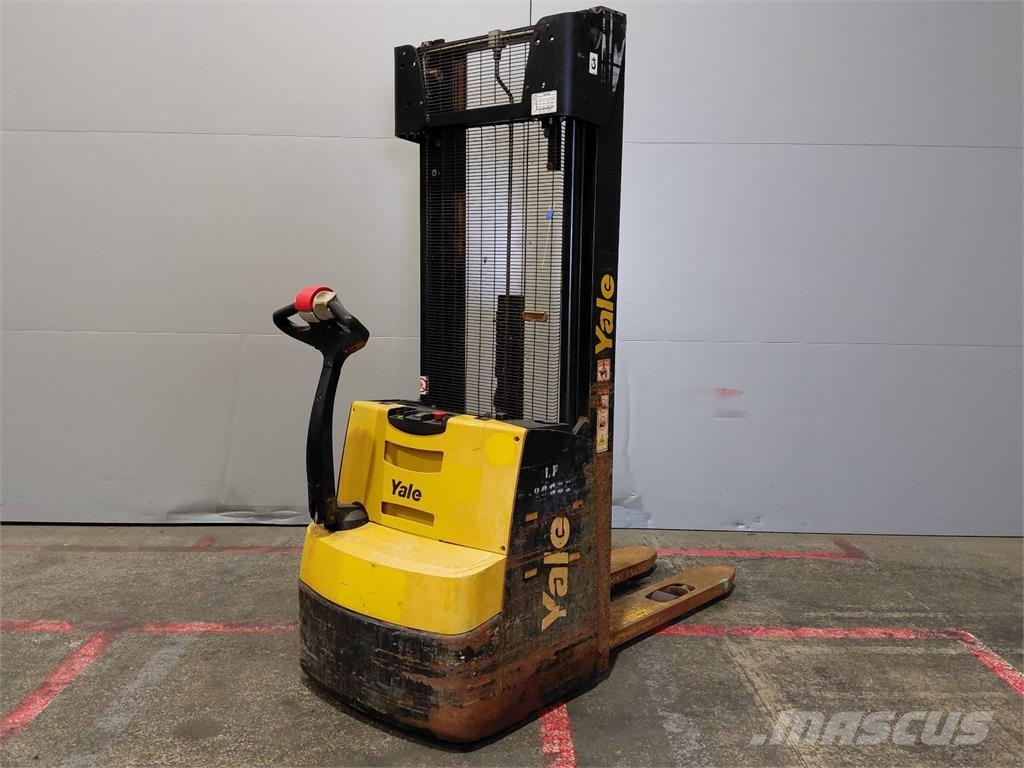 Yale MS12AC Ručni električni viličar