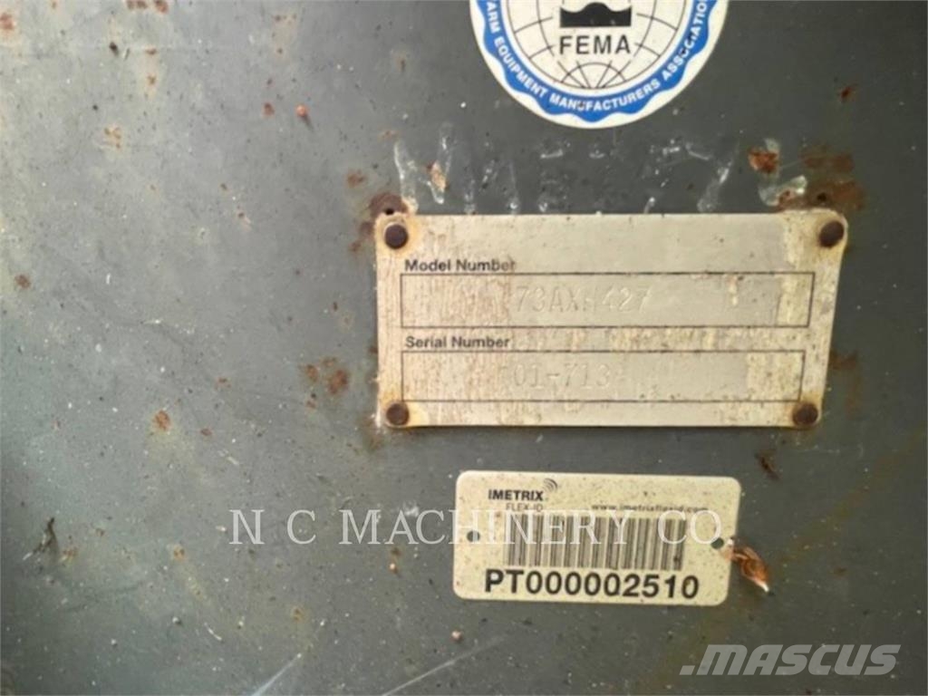  73AXH427 Chargeuse compacte