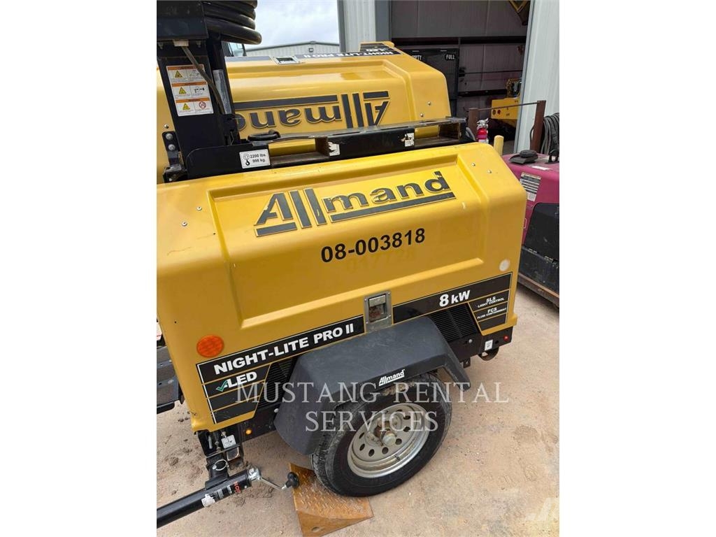 Allmand NIGHT LIGHT PRO 2 拖车式灯塔