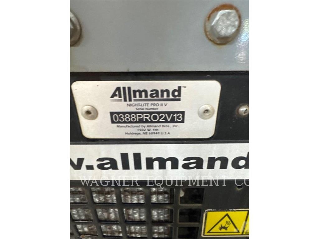 Allmand NLPII-V Lichtmasten