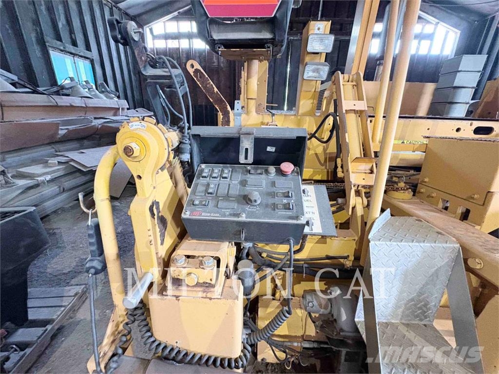 Blaw-Knox PF3200 Aszfalt terítõ gépek