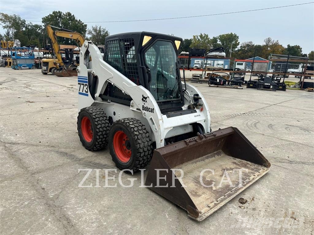 Bobcat 773 Kompaktrakodók
