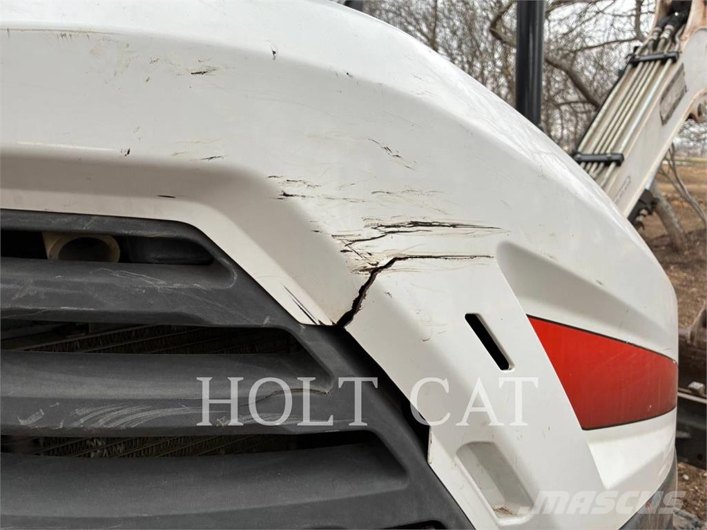 Bobcat E32 Гусеничні екскаватори